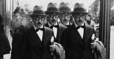 Reach content for Google search „fernando pessoa”, „Trece un nor peste soare”