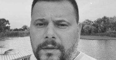 Reach content for Google search „ionut manea”, „poeme”