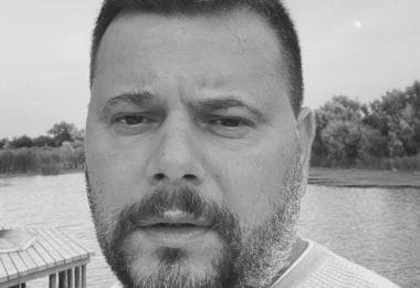 Reach content for Google search „ionut manea”, „poeme”